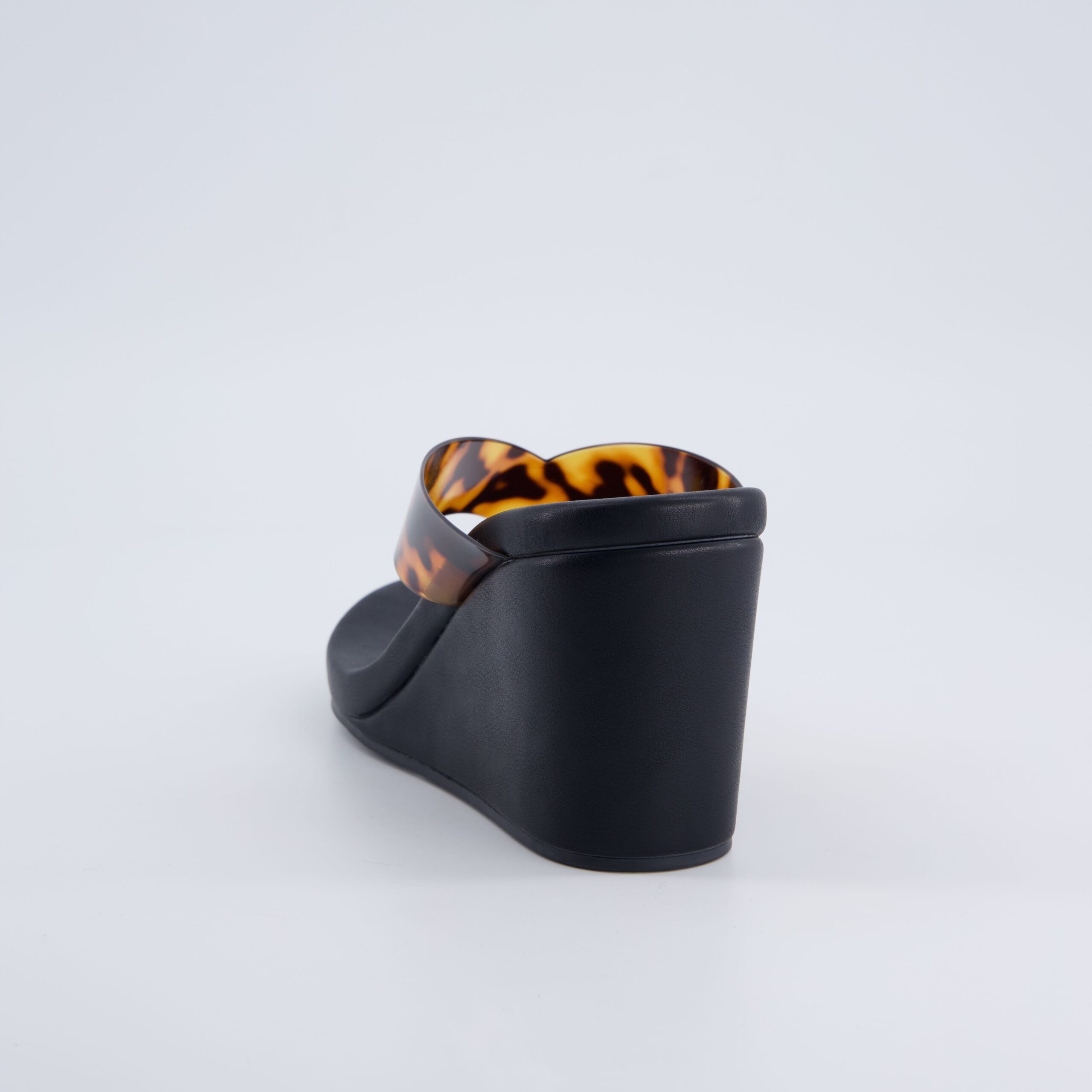 Bera Platform Sandals - Image 30